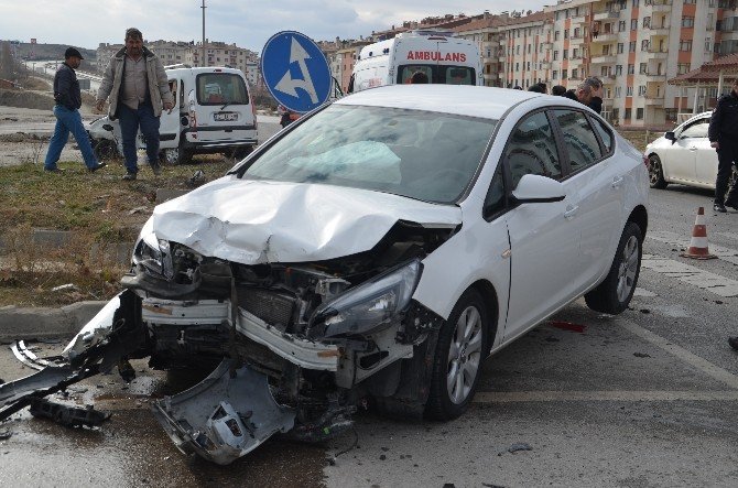 Tosya-çorum Kavşağında Trafik Kazası: 9 Yaralı