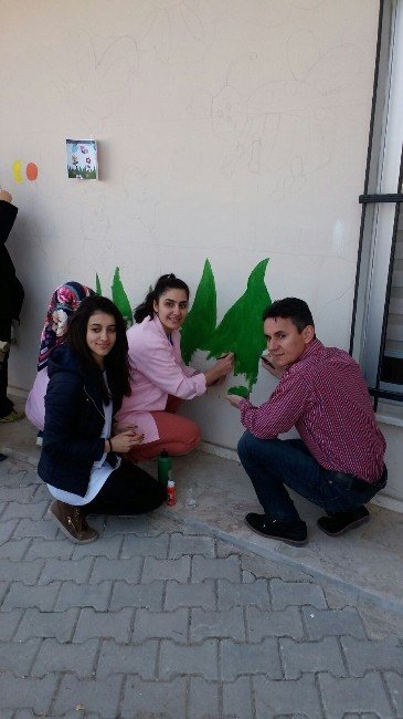 Kyk Öğrencileri, Anaokulunun Dış Duvarlarını Resimle Süslediler