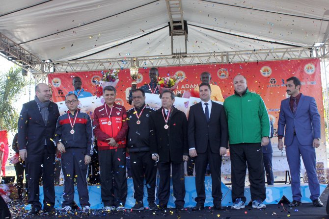 Adana'da yarı maraton ve halk koşusu coşkusu