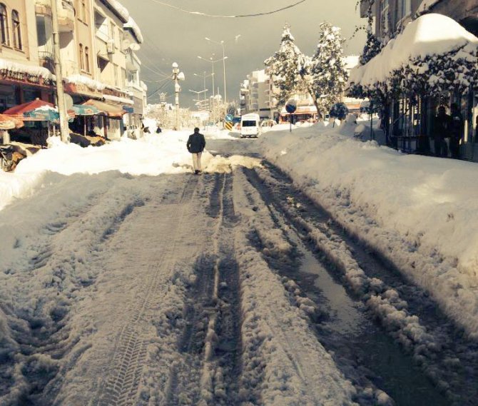 Kıcır'dan 'belediye, karla mücadele çalışması yapmıyor' iddiası