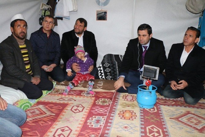 Milletvekili Yıldız, Suriyelilerin Kaldığı Yaşam Merkezini Ziyaret Etti