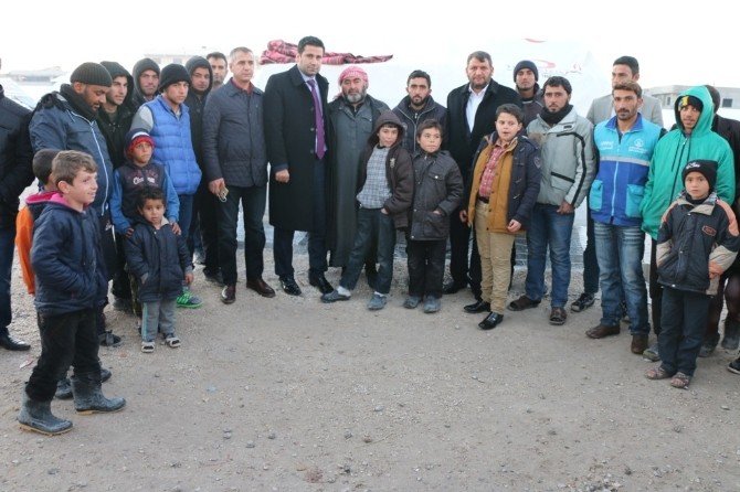Milletvekili Yıldız, Suriyelilerin Kaldığı Yaşam Merkezini Ziyaret Etti