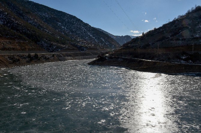 Gümüşhane’de Aşırı Soğuklar Barajları Dondurdu