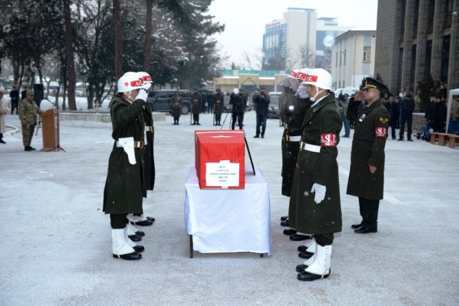 Diyarbakır’da Şehit Uzman Çavuş Karabacaklı için tören