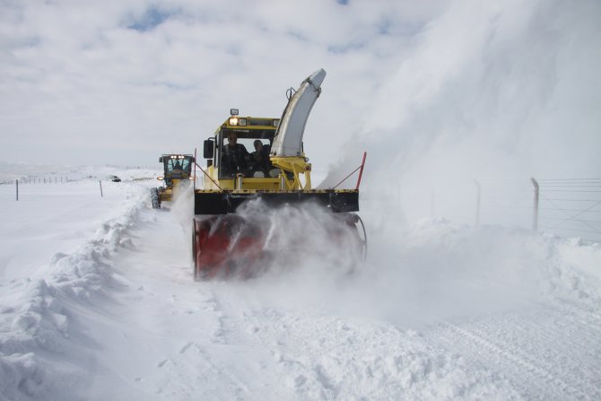 Sivas’ta kar yağışı ulaşımı etkiledi