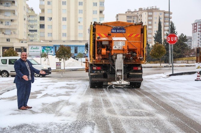 Şehitkamil Belediyesi’nden Kar Yağışına Anında Müdahale