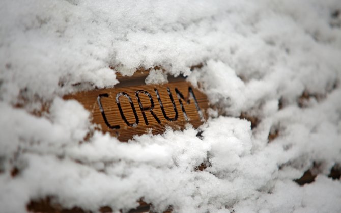 Çorum’da 82 köy yolu kapandı, okullar 1 gün kar tatil edildi