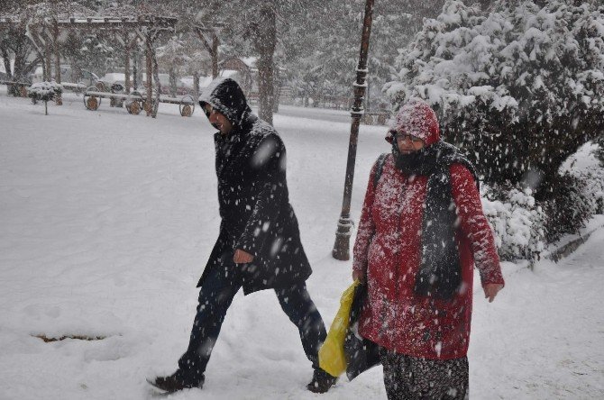 Nevşehir’de Kar Yağışı Etkili Olmaya Devam Ediyor