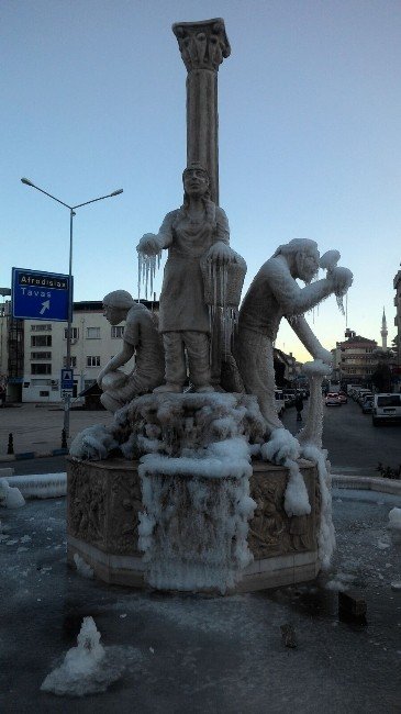 Aydın Buz Tuttu, Sokaklar Hayalet Şehre Döndü
