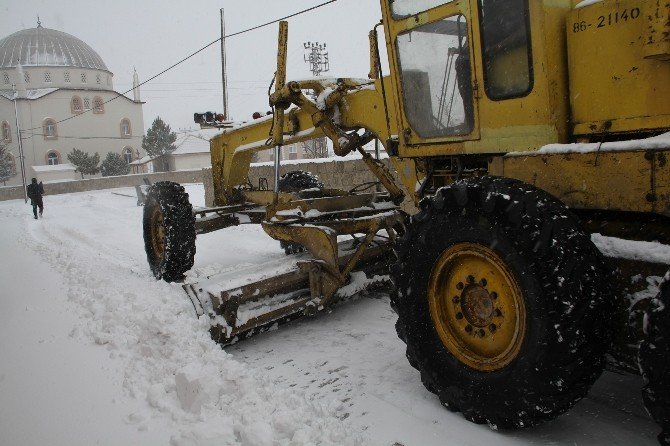 Sorgun Belediyesi Kar Temizleme Çalışmalarını Sürdürüyor
