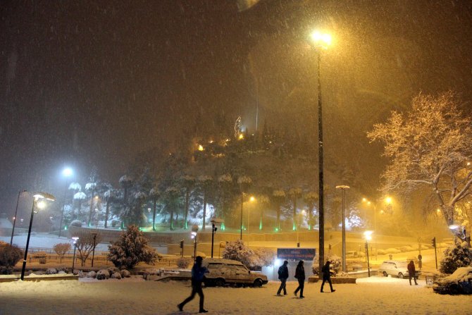 Kahramanmaraş'ta kar yağışı etkili oluyor