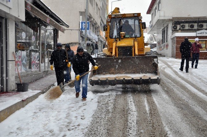 Tunceli’de 250 Köy Yolu Ulaşıma Kapandı