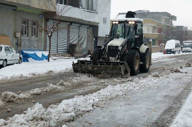 Kahta Belediyesi’nin Karla Mücadelesi Sürüyor