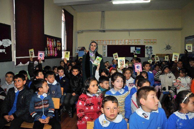 Akşehirde Yazar Öğrenci Buluşmaları Sürüyor