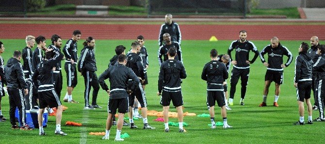 Beşiktaş Kamp Çalışmalarını Sürdürüyor