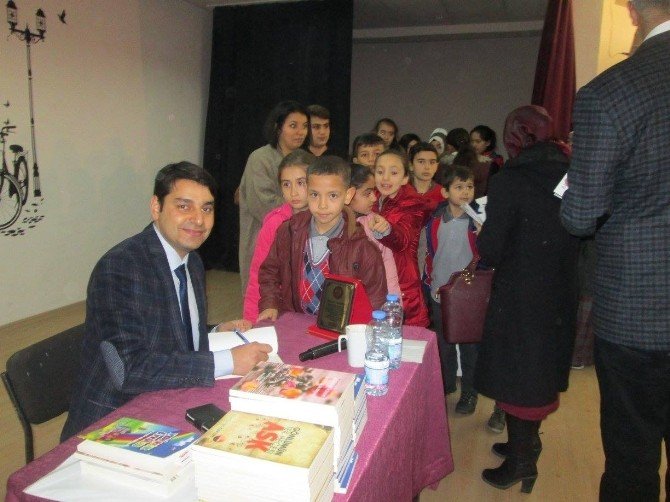 Eğitimci Yazar-şair Kumtepe Öğrencilerle Buluştu