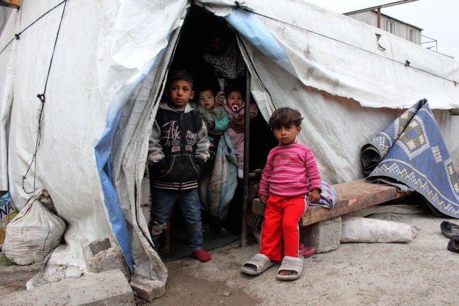 Savaştan kaçan Suriyelileri ağır kış şartları vuruyor