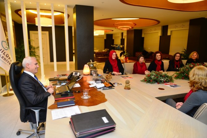 Gülen kadınlardan Başkan Bozbey’e teşekkür ziyareti