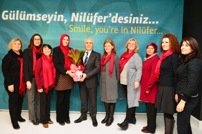 Gülen kadınlardan Başkan Bozbey’e teşekkür ziyareti
