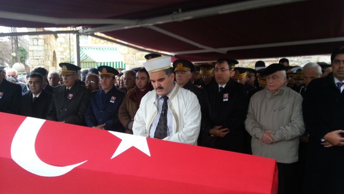 Sabri Yirmibeşoğlu Foça'da toprağa verildi