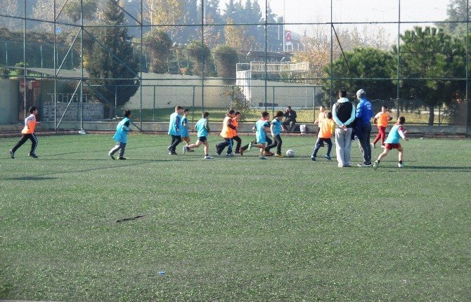 Yunusemre’den Futbol Turnuvası