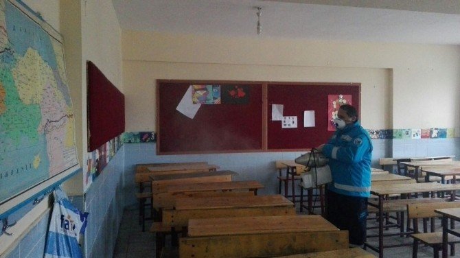Antakya Belediyesi Ekipleri Okullarda