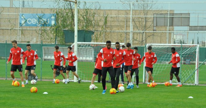 Antalyaspor ikinci yarı hazırlıklarına devam ediyor