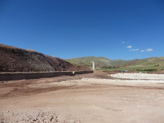 Erzincan’a Can Suyu Olacak Çadırkaya Göleti Yüzde 79 Seviyesine Ulaştı