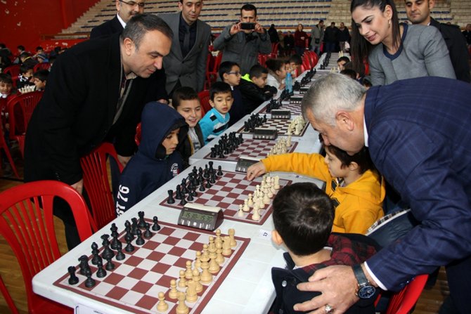 Dörtyol’un kurtuluşu etkinliklerinde satranç turnuvası düzenlendi