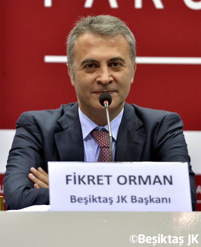 Faruk Güllüoğlu, Beşiktaş Kadın Basketbol Takımı'nın forma sponsoru oldu