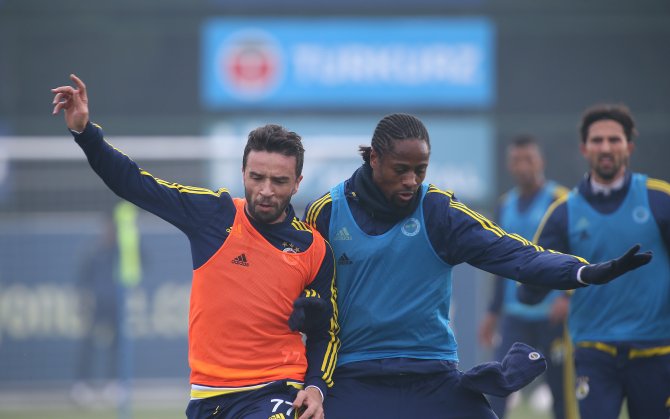 Fenerbahçe, ikinci yarı hazırlıklarına Can Bartu'da devam ediyor