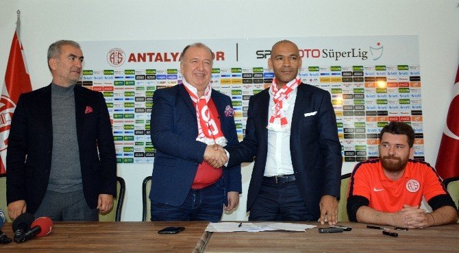 Antalyaspor, Moraıs İle Sözleşme İmzaladı