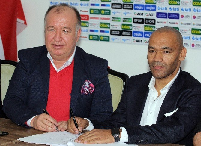 Antalyaspor, Moraıs İle Sözleşme İmzaladı