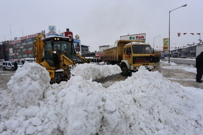 Erzincan Belediyesi’den 24 Saat Kar Mesaisi