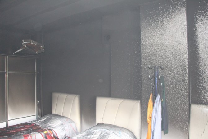 Nusaybin'de evde çıkan yangında çocuk odası kullanılamaz hale geldi