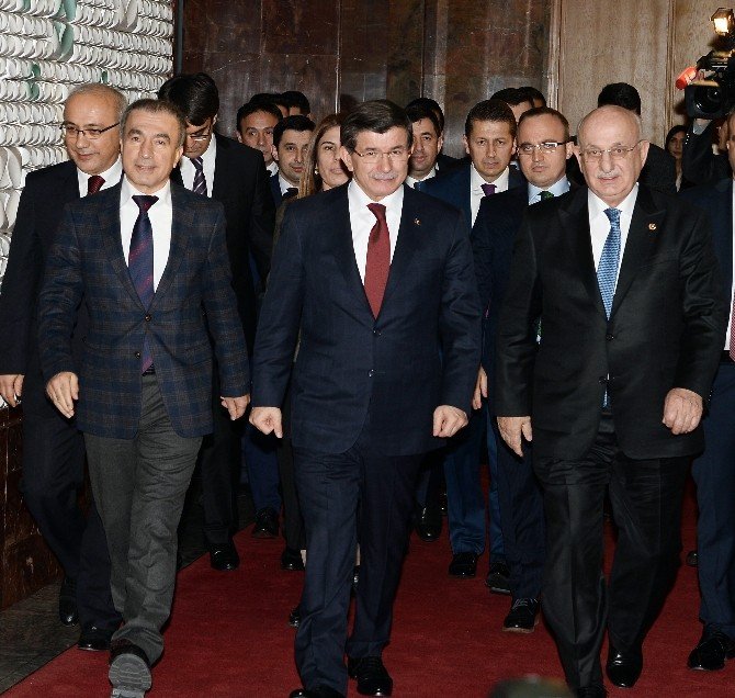 Meclis Başkanı Kahraman Başbakan Davutoğlu’nu Kabul Etti