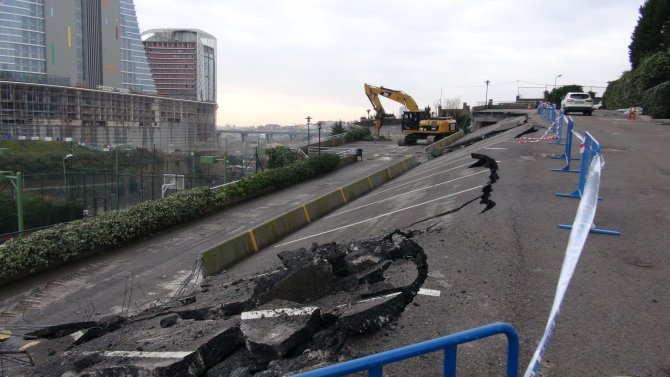 Heykeltıraş Mehmet Aksoy, heykelini yıkılmaktan son anda kurtardı
