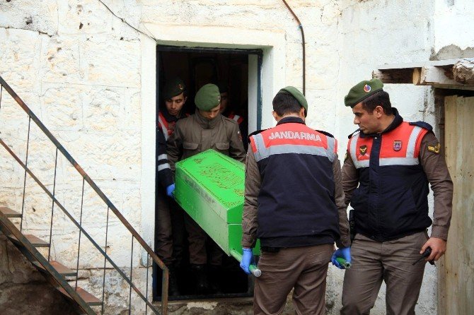 Nevşehir’de Ölü Bulunan Çiftin Cenazesi Morga Kaldırıldı