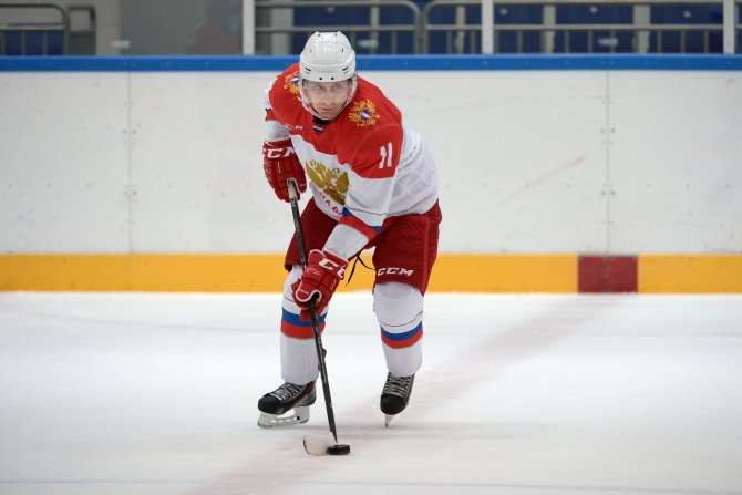 Putin, yılbaşı tatilinde buz hokeyi antrenman maçı yapmış