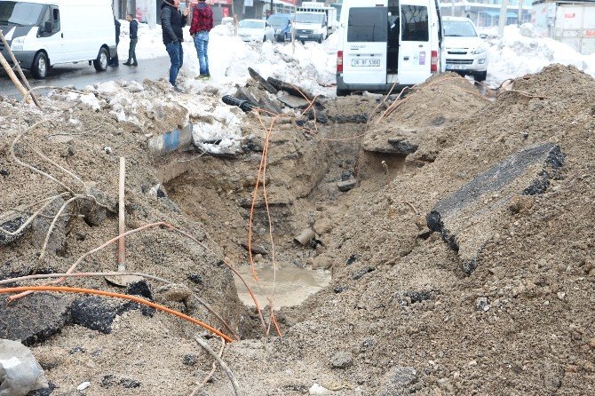 Şırnak’ta Zırhlı Araca Saldırı: 1 Polis Yaralandı
