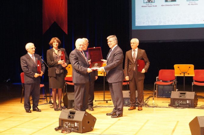 5. Türk Kültürüne Hizmet Şükran Ödülü sahiplerini buldu