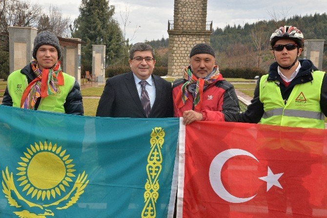 Kazakistan’dan Yola Çıkan Syzbayev Ve Bekbolat Bilecik’e Ulaştı