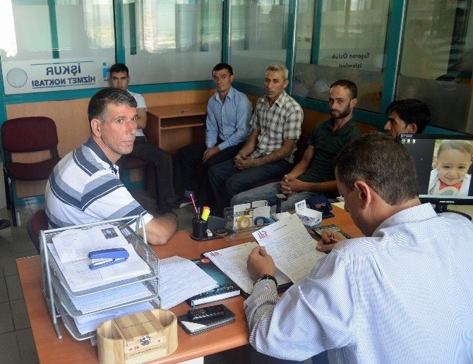 Turgutlu Belediyesi İş Arayan Vatandaşların Adresi Oldu