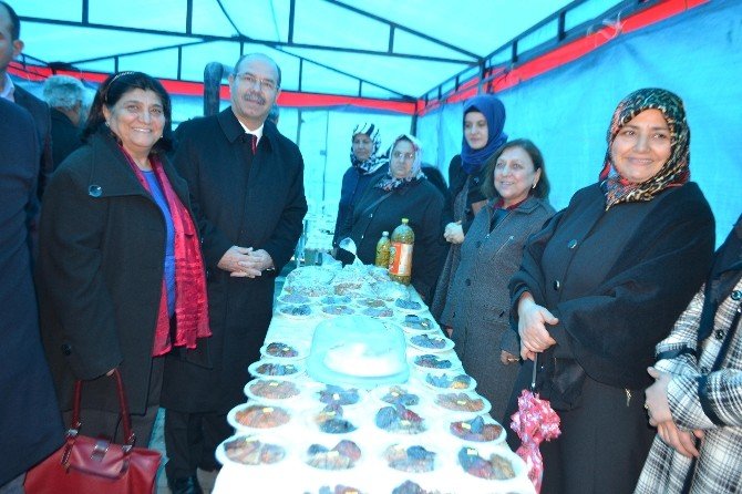 AK Parti Osmaniye İl Kadın Kolları Kermes Düzenledi