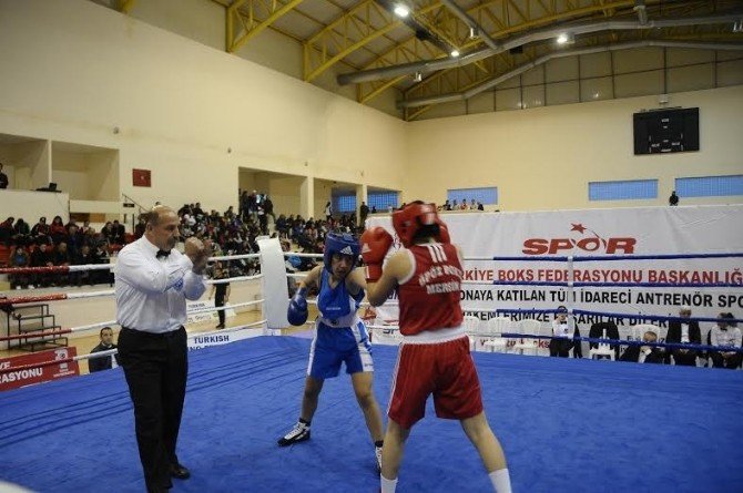 Türkiye Bayanlar Boks Şampiyonası Çeşme’de Başladı