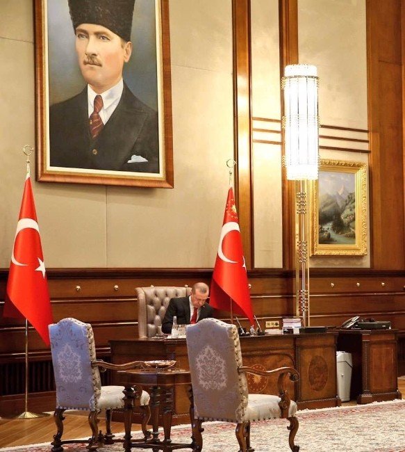 Cumhurbaşkanı Erdoğan’ın Akşam Mesaisi