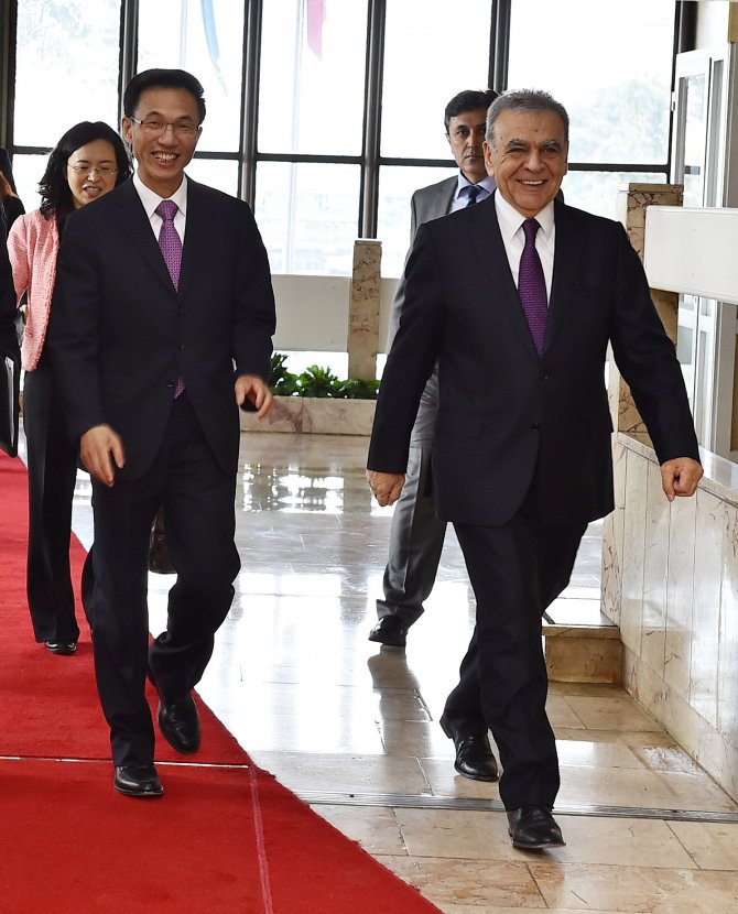 Çin Büyükelçisi Hongyang, işadamlarıyla birlikte Kocaoğlu'nu ziyaret etti