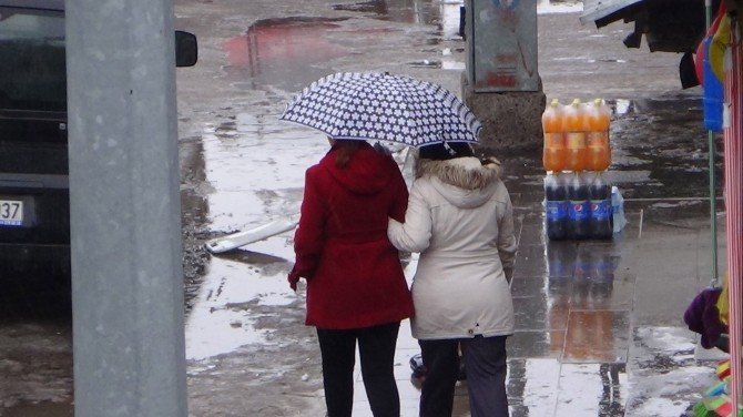 Kars’ta Şaşırtan Ocak Yağmuru