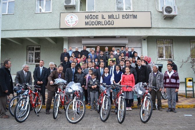 Niğde’de Öğrencilere 400 Bisiklet Dağıtıldı