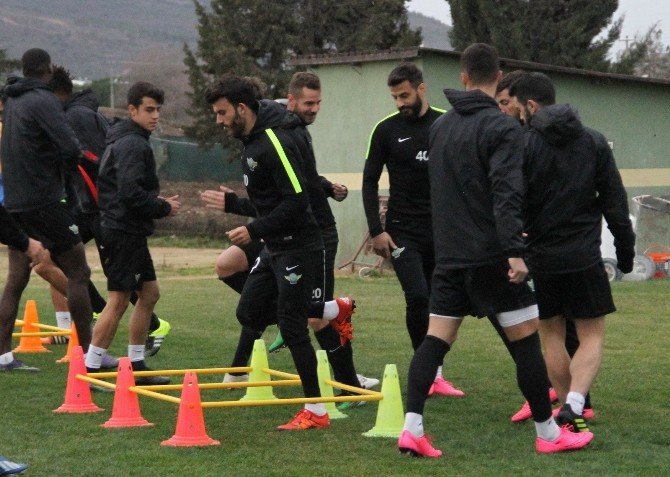 Akhisar Belediyespor’da Yeni Transferler İdmana Çıktı